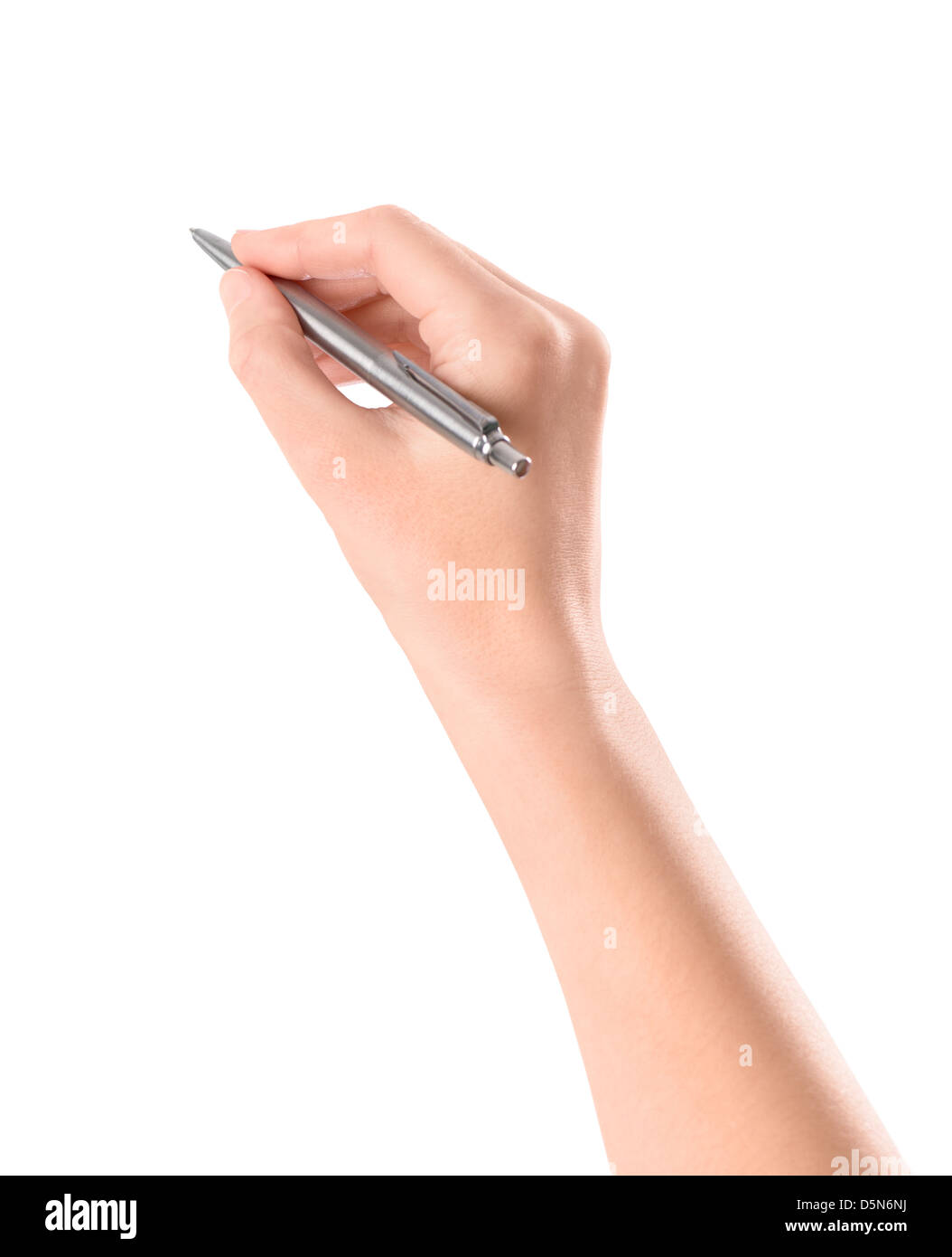 Chiusura del braccio le donne scrivere con la penna metallica. Isolato su sfondo bianco. Foto Stock
