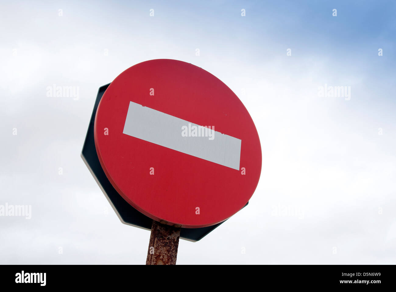 Cartello stradale cerchio rosso immagini e fotografie stock ad alta