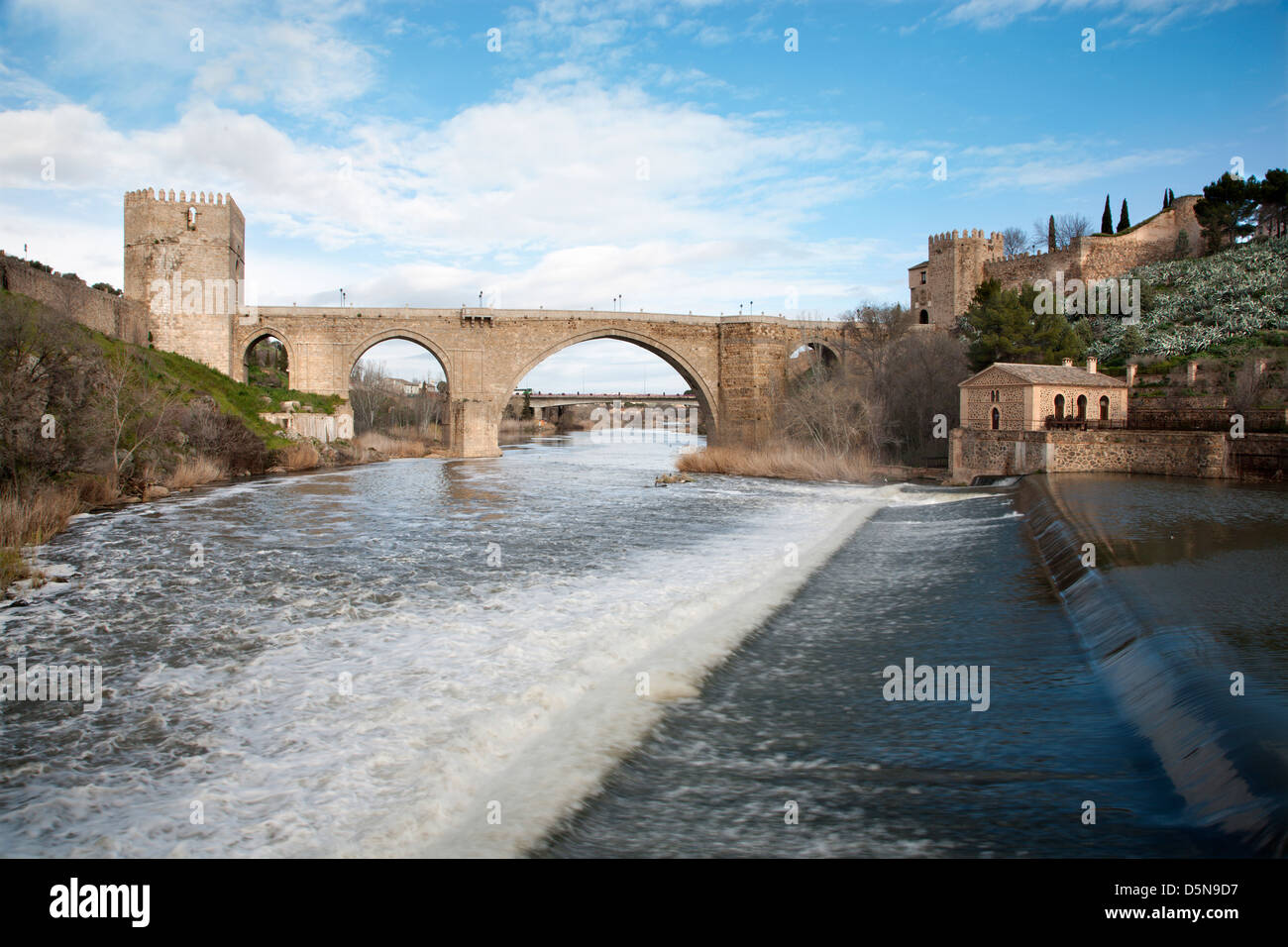 Toledo - Puente de San Martin bridge Foto Stock