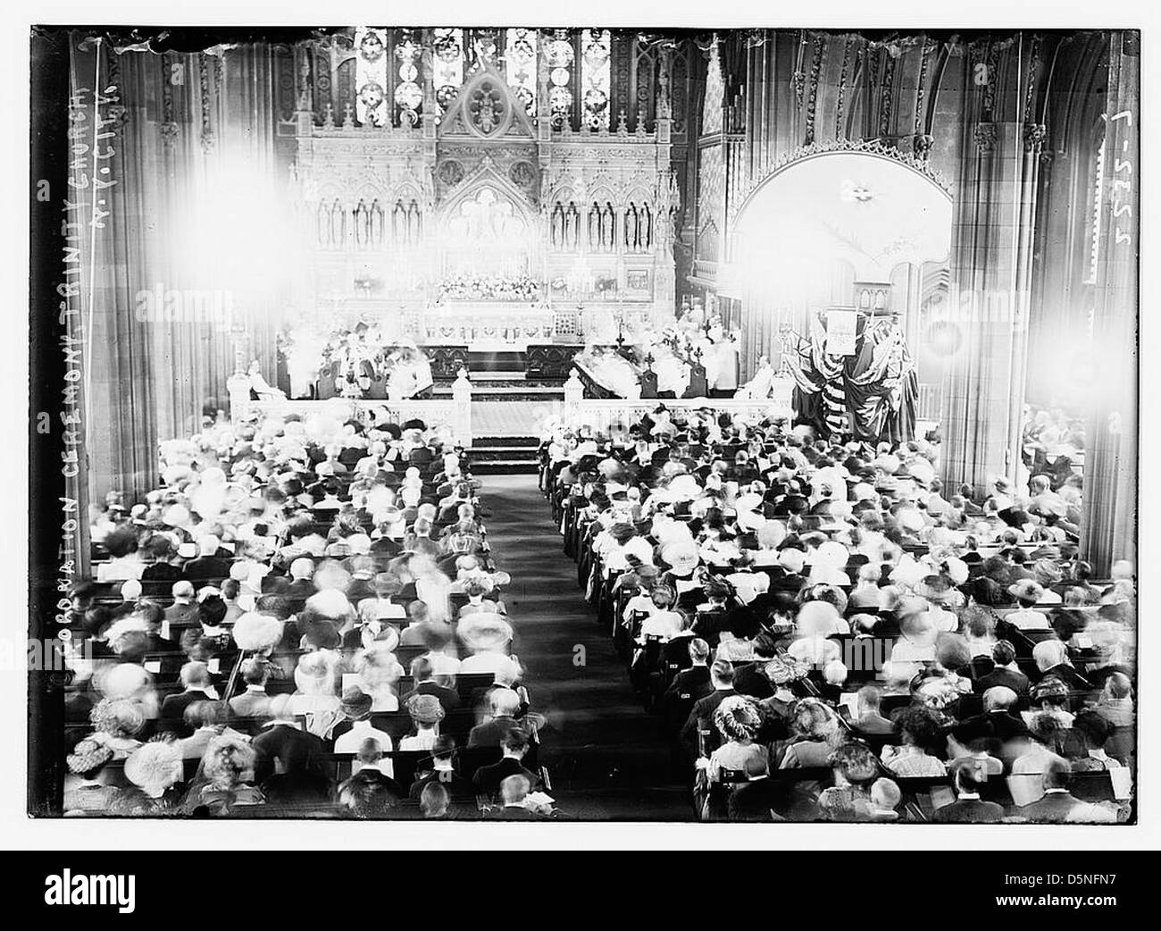 [Cattedrale] Trinità episcopale - cerimonia di incoronazione (LOC) Foto Stock