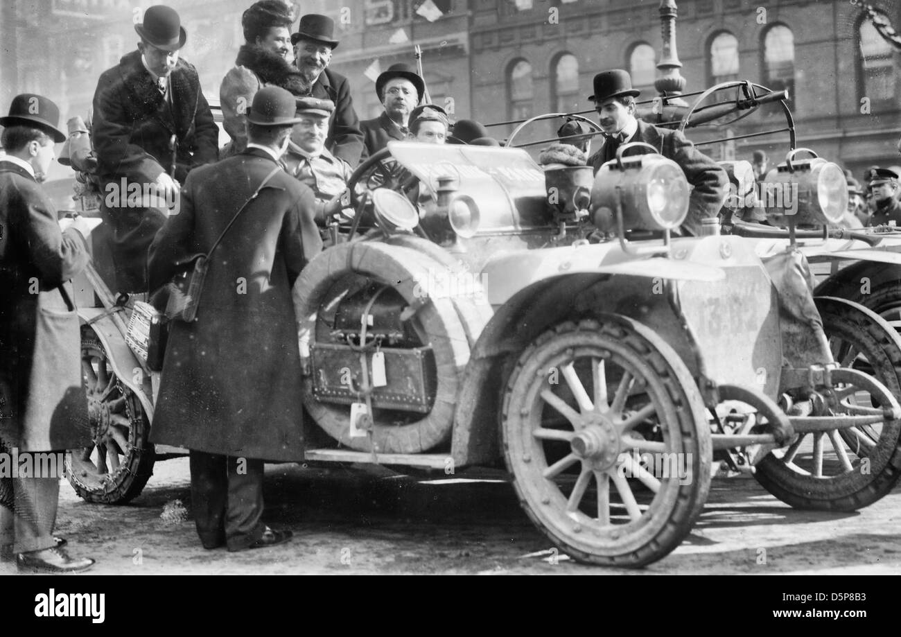 New York - Parigi gara: Godard in moto-blocco, New York, circa 1908 Foto Stock
