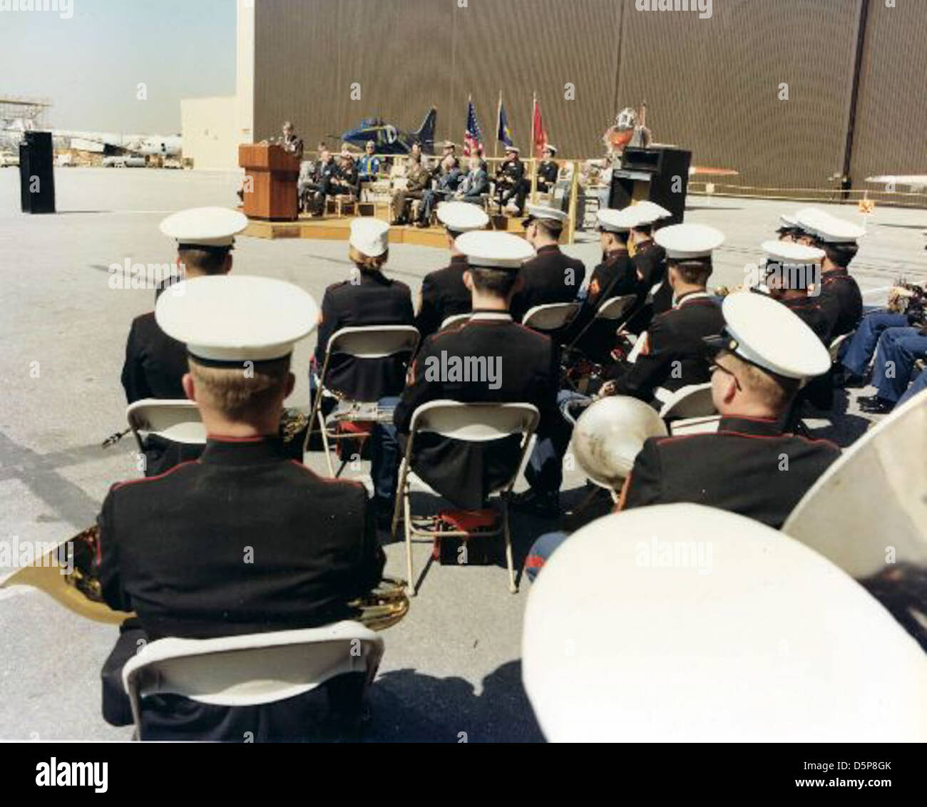 HC228 si riferisce a un aeromobile o a un artefatto aeronautico conservato nella collezione SDASM. Un’ulteriore identificazione o contesto riguardante questo oggetto può fornire informazioni sul suo ruolo nella storia dell’aviazione e sul suo significato nello sviluppo o nelle operazioni degli aeromobili. Foto Stock