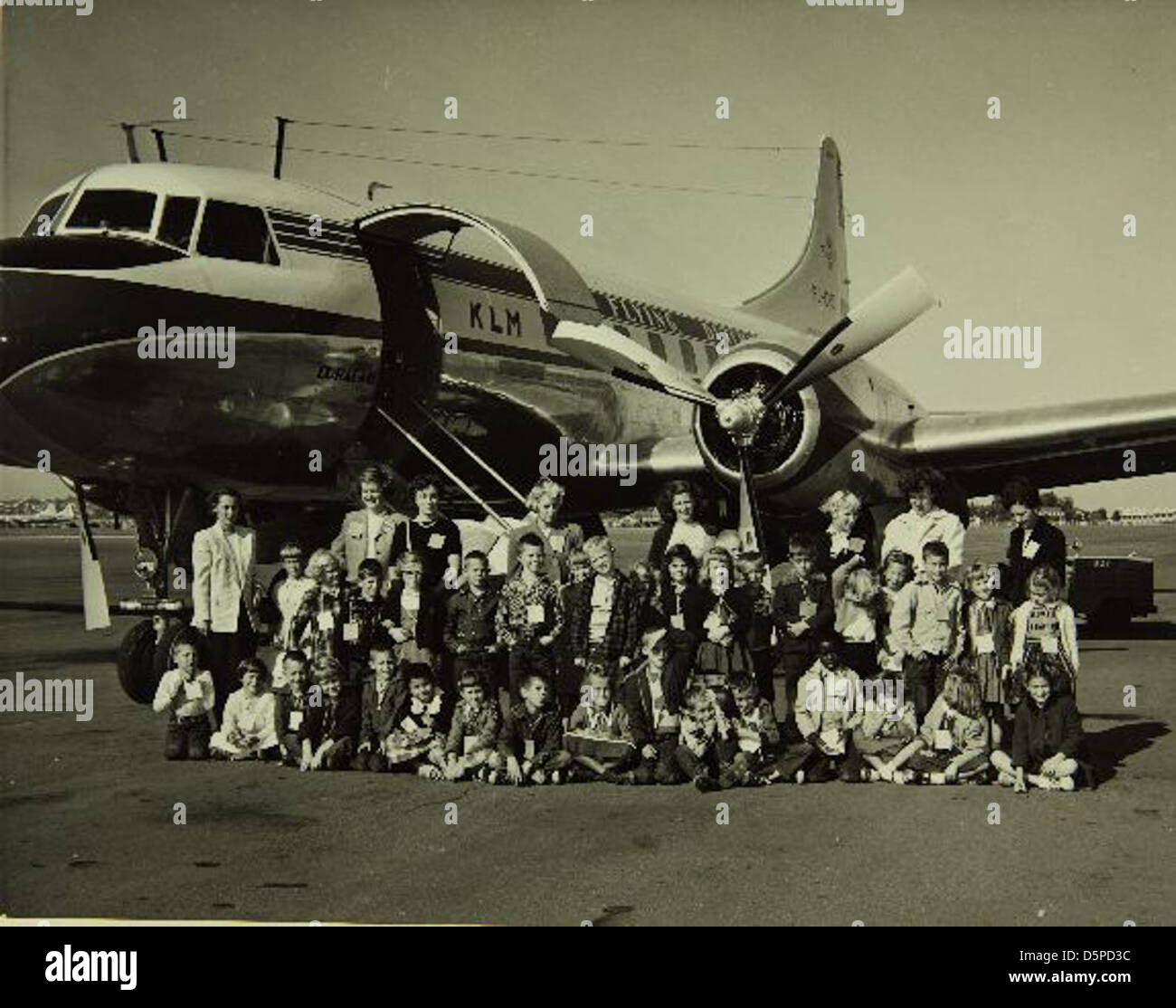 Questa voce mette in evidenza il collegamento tra la scuola elementare la Jolla e la fabbrica di aeromobili Consolidated/Convair a San Diego. La fabbrica ha contribuito in modo significativo all'aviazione militare durante la seconda guerra mondiale e ha svolto un ruolo chiave nello sviluppo aerospaziale. Foto Stock