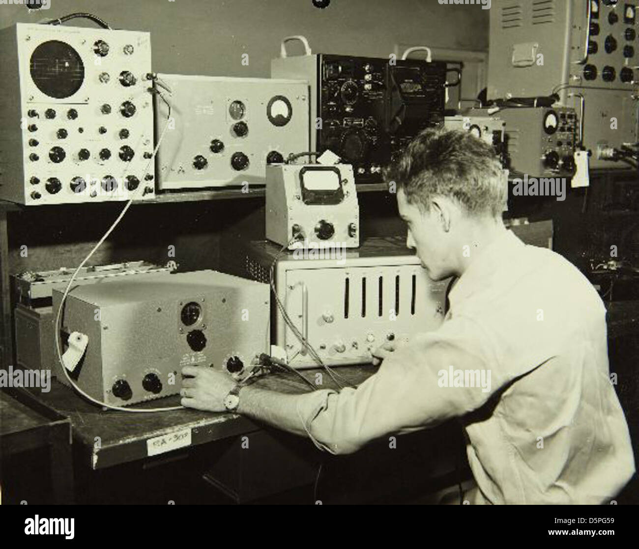 Questa mostra presenta lo stabilimento Convair/General Dynamics e la sua forza lavoro, concentrandosi sul loro contributo al settore aerospaziale durante i momenti chiave della storia dell'aviazione. Foto Stock