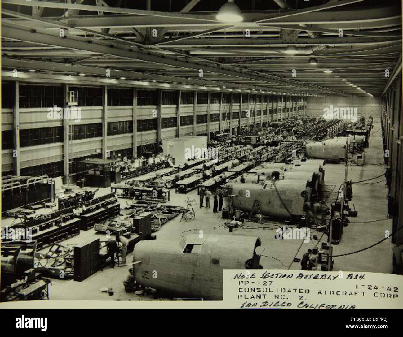 Presso la Consolidated/Convair Aircraft Factory di San Diego, lo stabilimento n. 2 è stato cruciale nella costruzione del B-24 Liberator, un significativo bombardiere utilizzato durante la seconda guerra mondiale Foto Stock