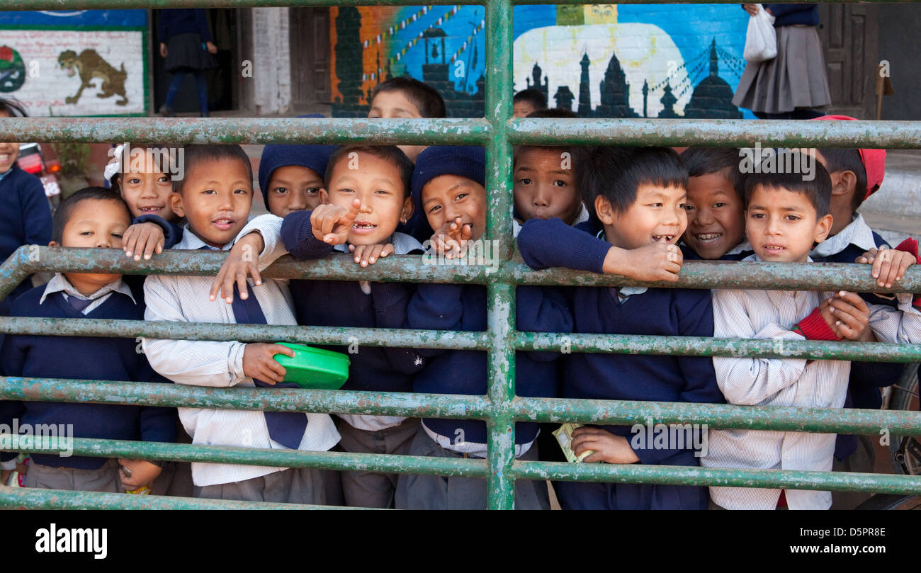 Ragazzi delle scuole, Bhaktapur, Kathmandu, Nepal Foto Stock