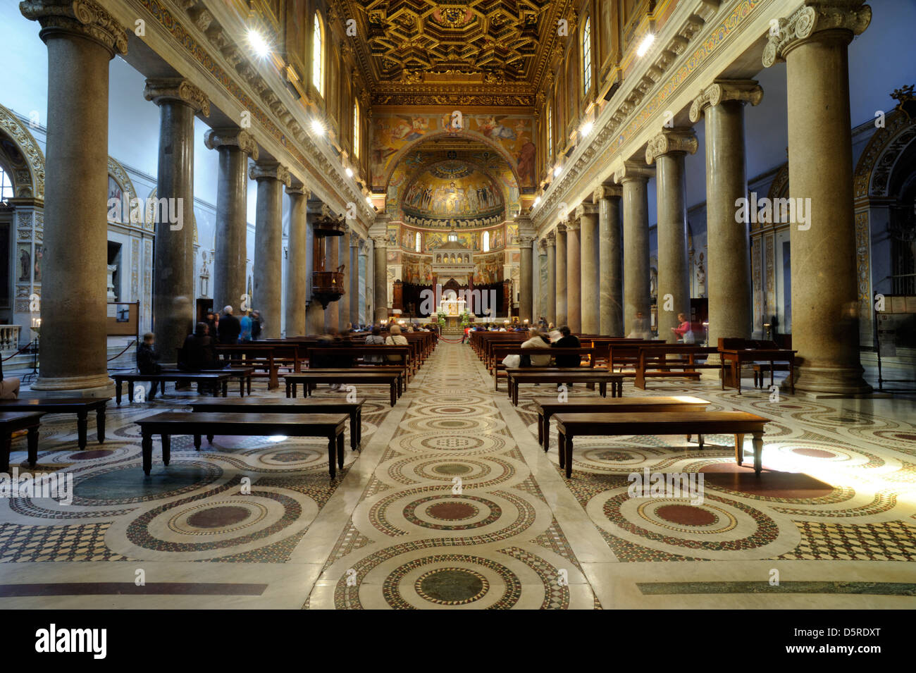 Italia, Roma, basilica di Santa Maria in Trastevere, interni Foto Stock