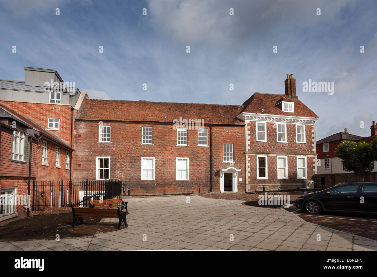 Esterno della casa di Damasco e Casa Emmaus, Salisbury Foto Stock