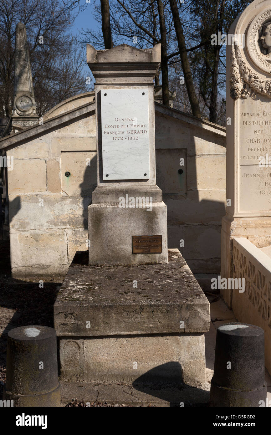 Tomba del generale François Joseph Gérard (1772-1832) dell'Impero Napoleonico, cimitero Pere Lachaise, Parigi, FR Foto Stock