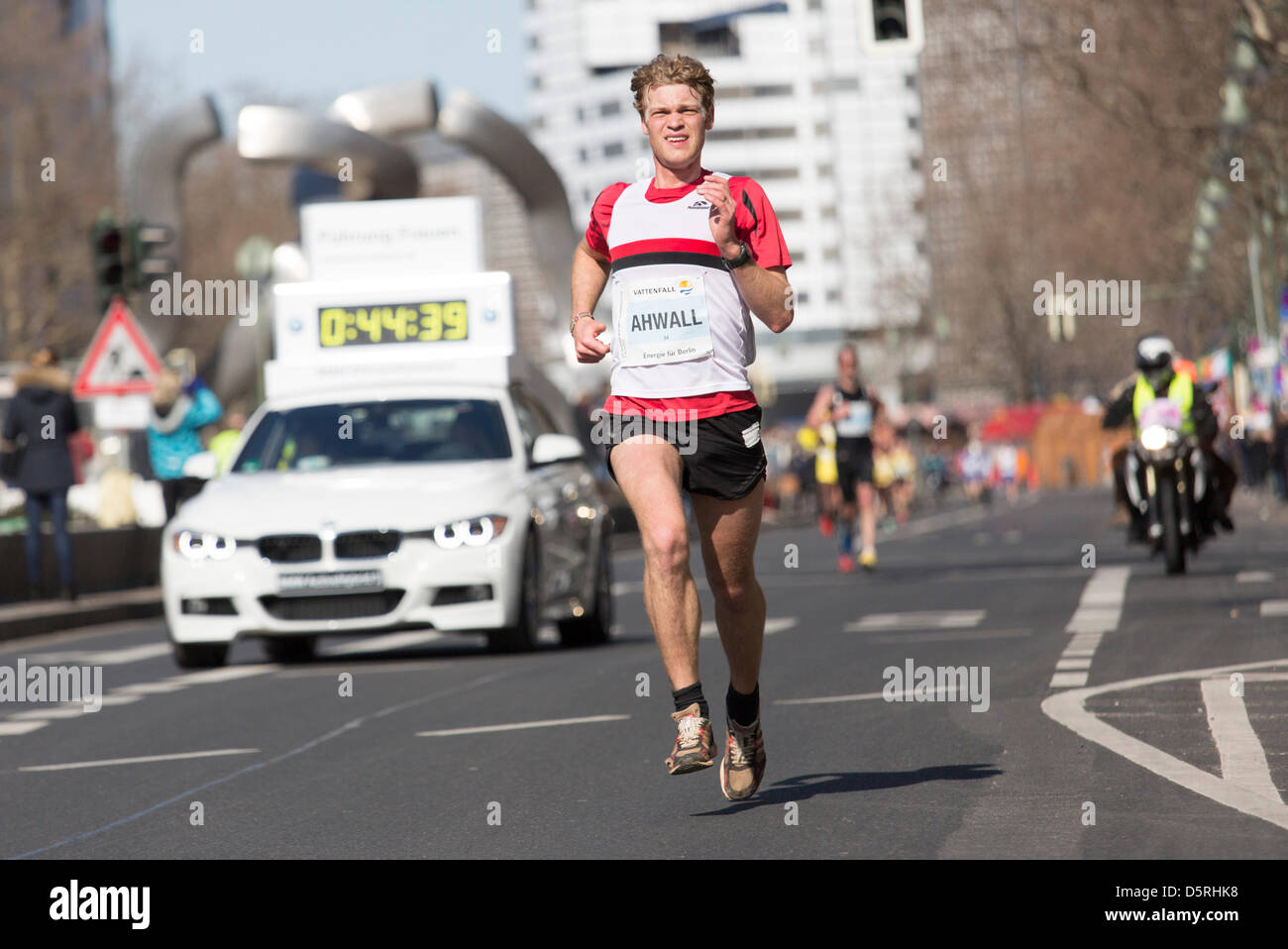 Berlino, Germania. 7 Aprile, 2013. I partecipanti della trentatreesima mezza maratona al km 14, Ahwall, 2013 a Berlino, Germania. Foto Stock