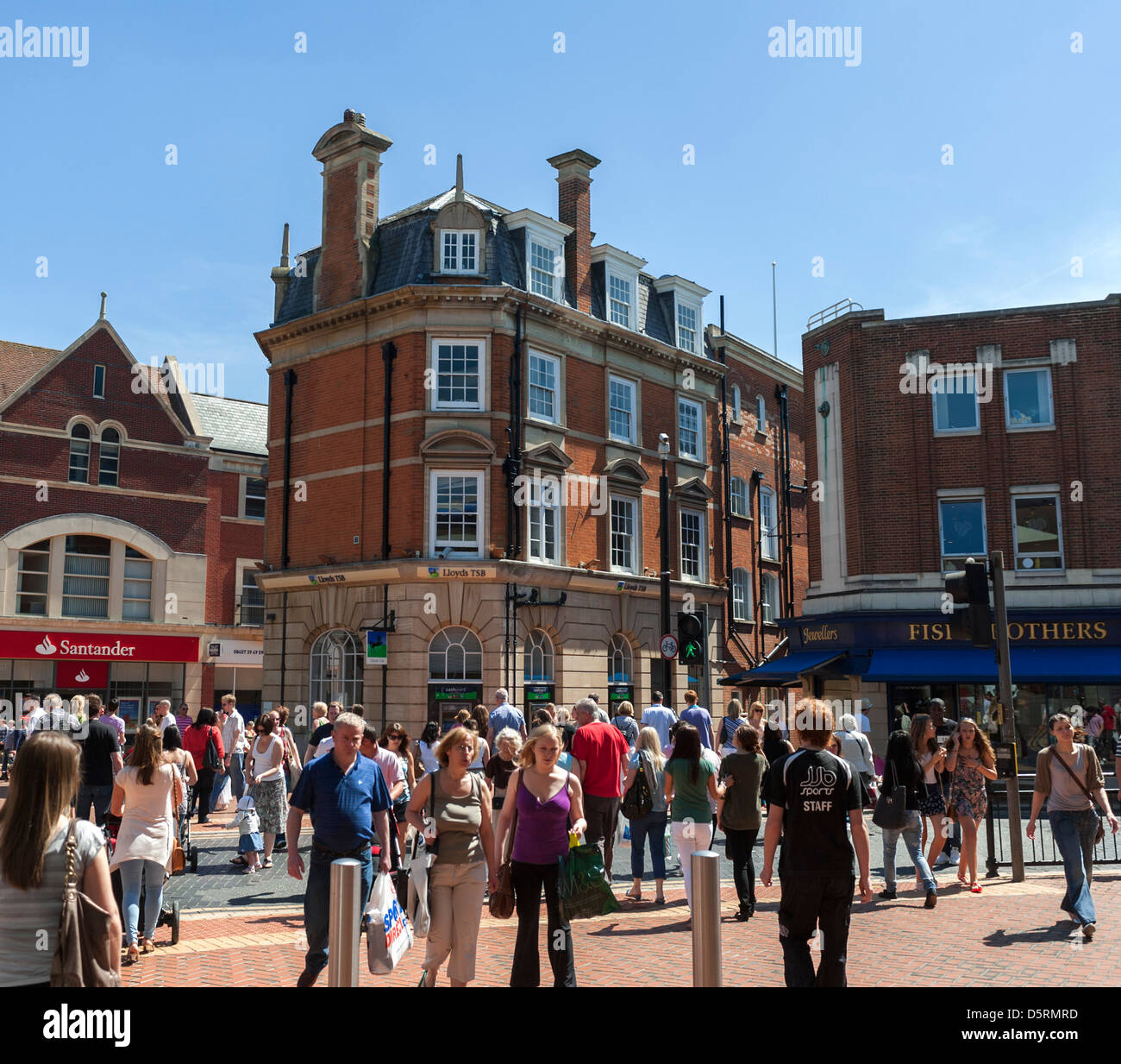 Chelmsford city centre, Essex, Inghilterra, Regno Unito - occupato le vie dello shopping Foto Stock