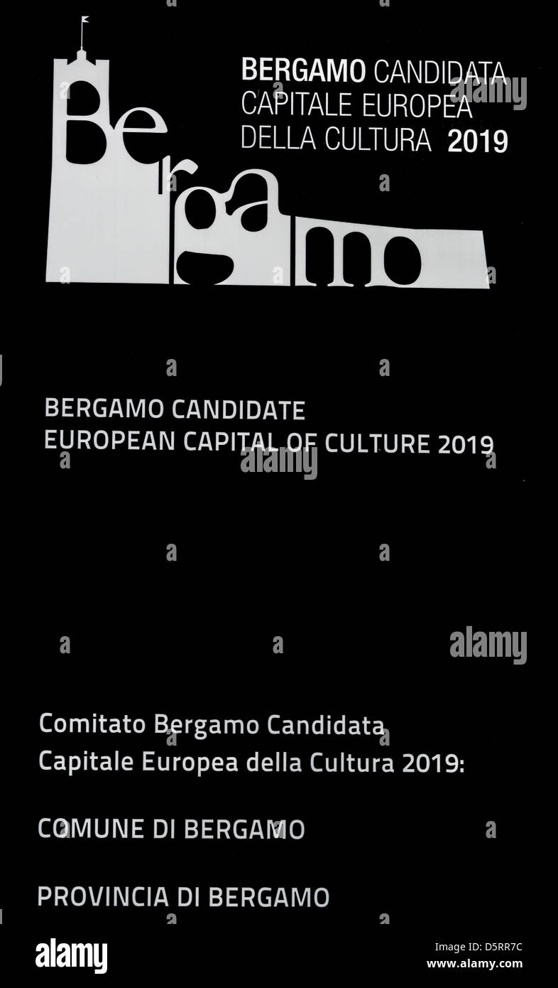 Poster pubblicitari la candidatura di Bergamo come capitale europea della cultura 2019, Bergamo, Italia Foto Stock