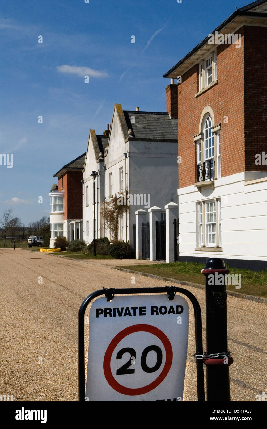 Poundbury Village un nuovo sviluppo urbano nella tenuta del Ducato di Cornovaglia. Limite di velocità su strada privata 20 MPH. Dorchester Dorset '2000s, 2013 UK HOMER SYKES Foto Stock