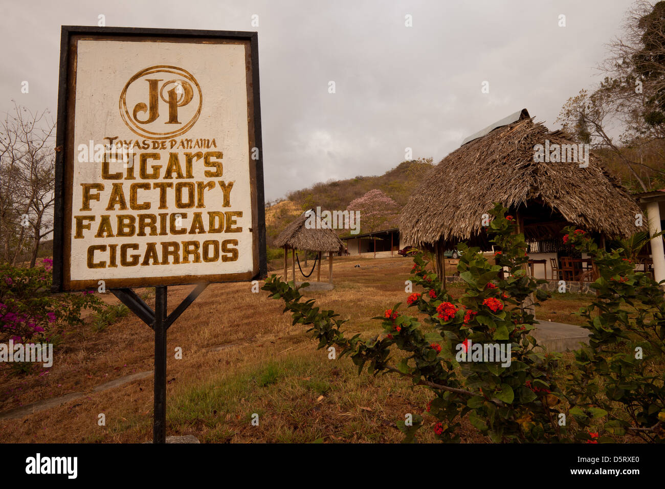 Al di fuori di Joyas de Panama fabbrica di sigari a La Pintada village, Cocle Affitto provincia, Repubblica di Panama. Foto Stock