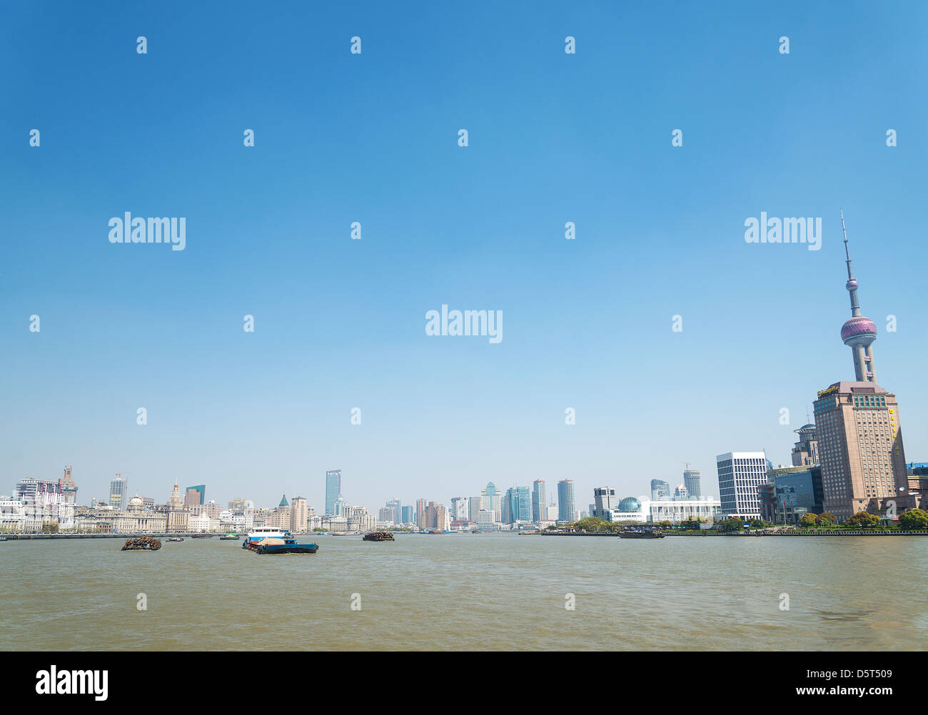 Vista del fiume di Shanghai fabbricati in Cina Foto Stock