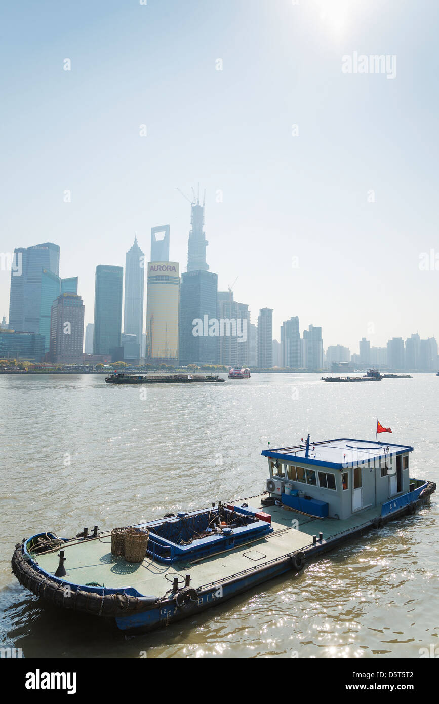Vista del fiume di Shanghai fabbricati in Cina Foto Stock