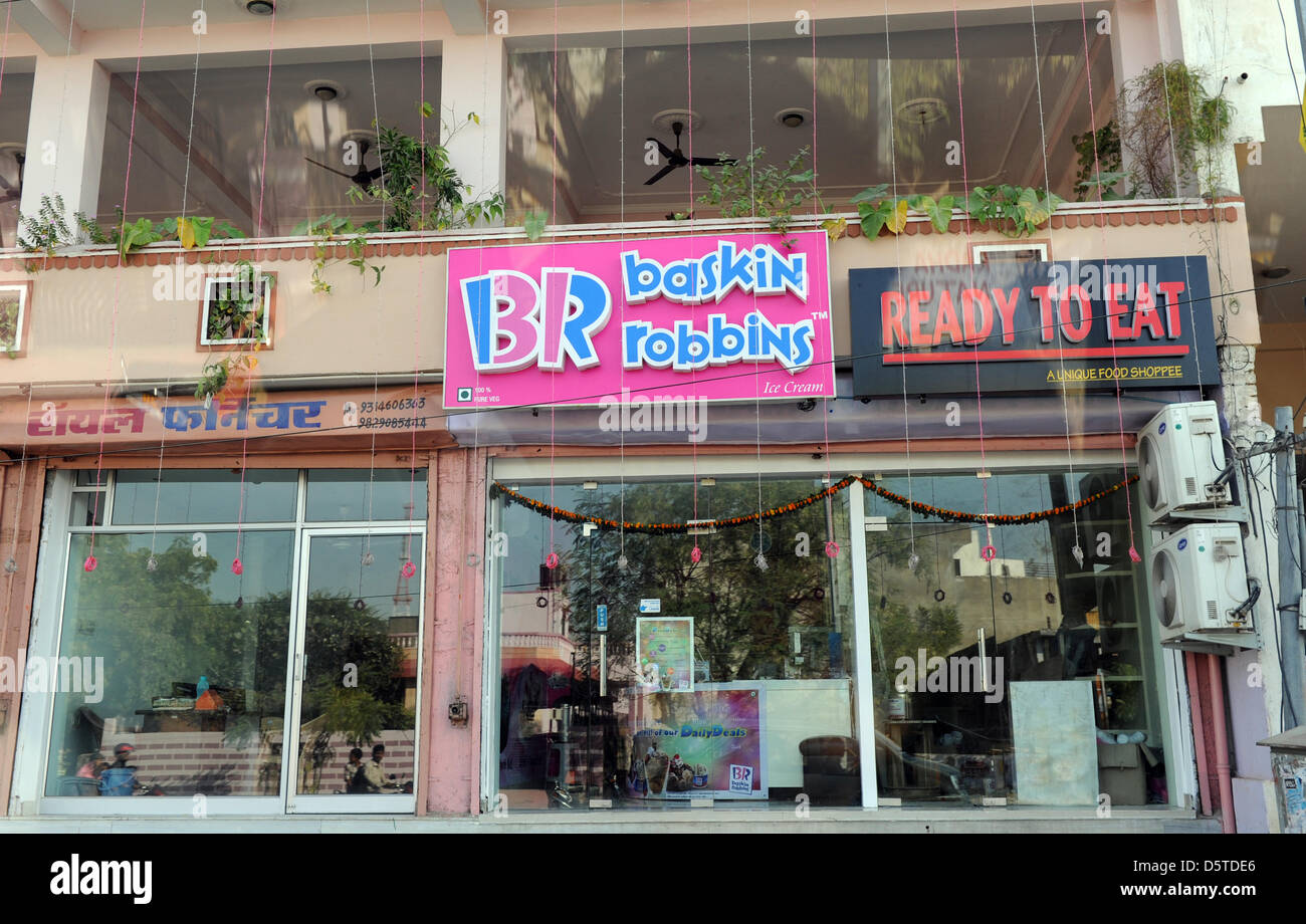 Un ramo della US gelato Baskin-Robbins società è raffigurato a Jaipur, India, 15 novembre 2012. Foto: Jens Kalaene Foto Stock