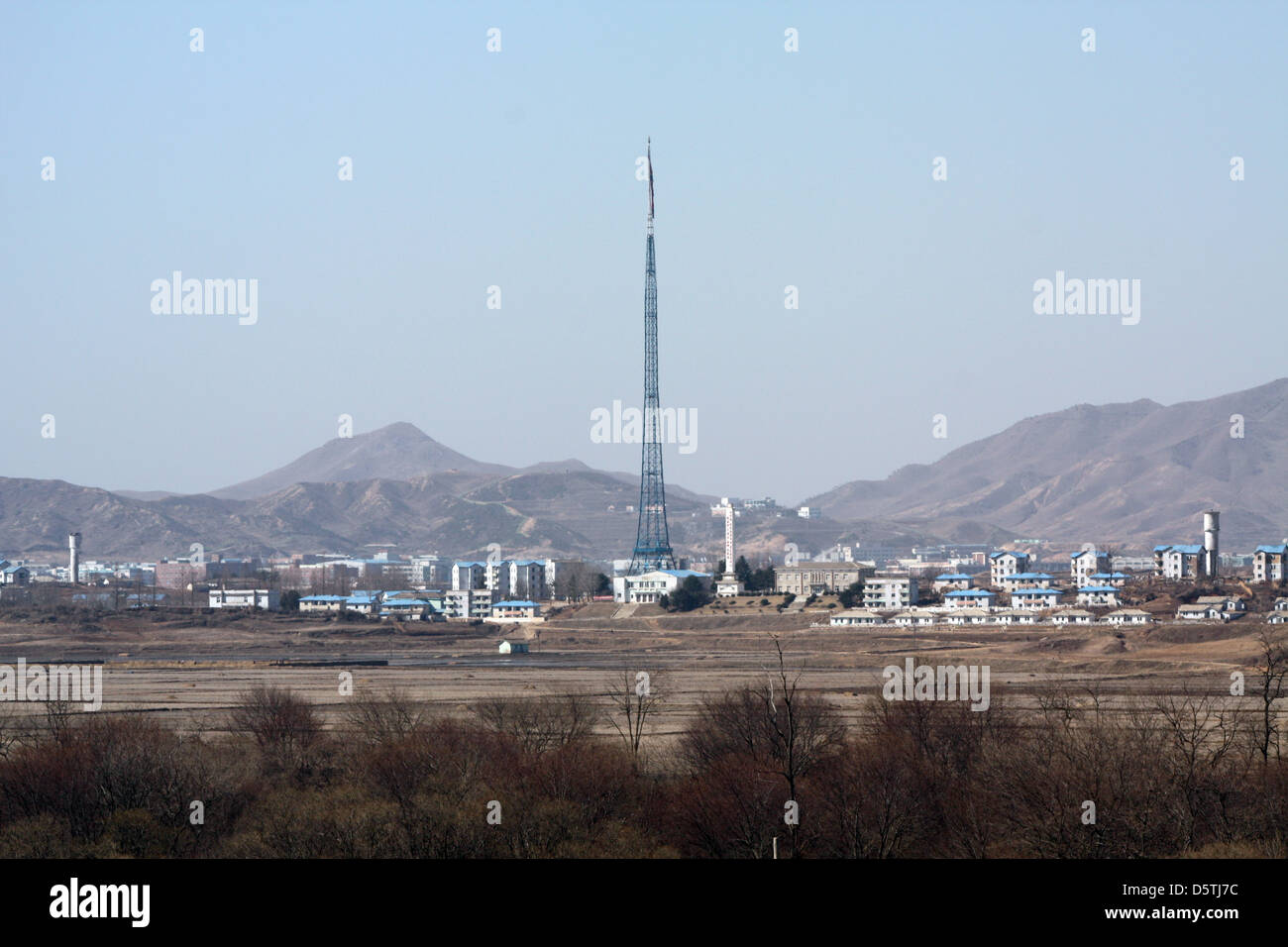 La Corea del Nord Panmunjeom pennone a Kijong-dong village vola alla Corea del Nord la nazionale. Foto Sharon moli Foto Stock
