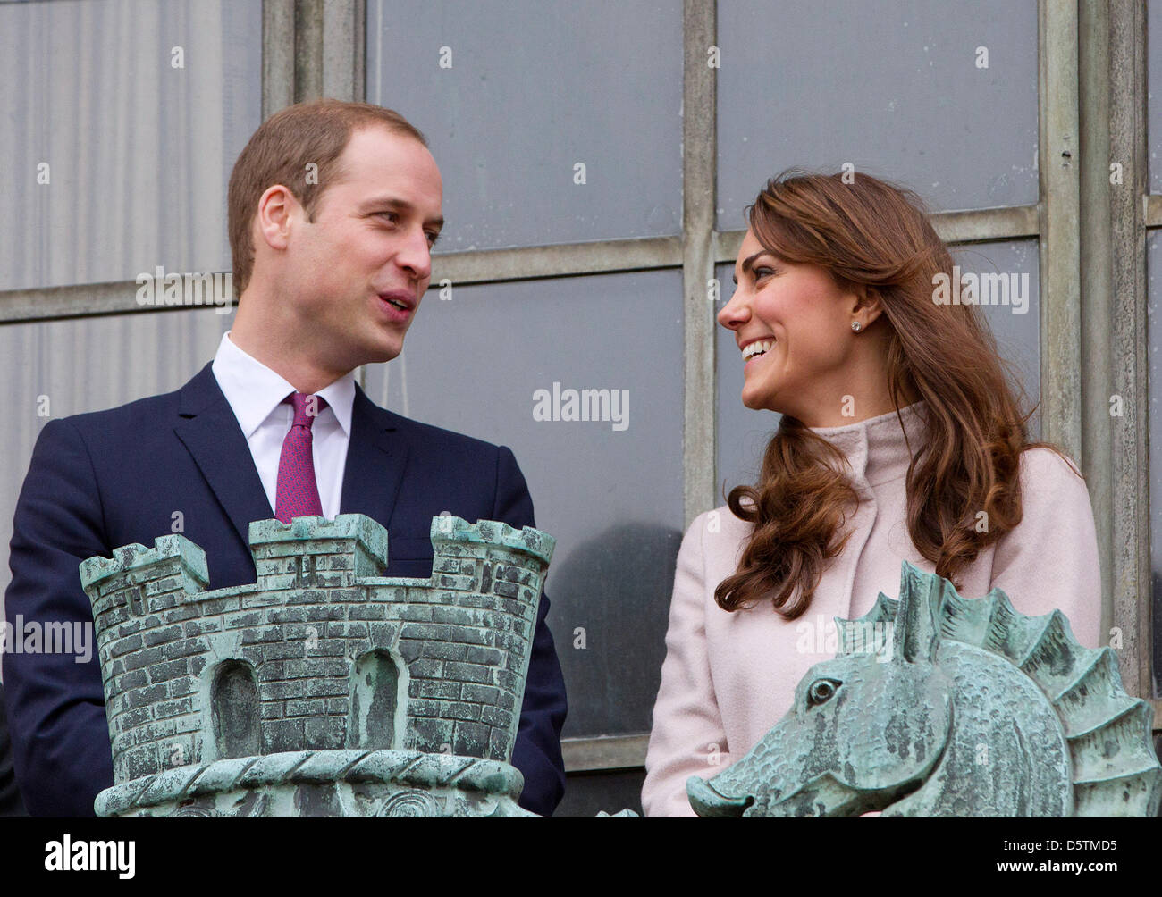 La Gran Bretagna è il principe William e Catherine, il Duca e la Duchessa di Cambridge visitare la Guildhall di Cambridge, Regno Unito, 28 novembre 2012. Foto: Patrick van Katwijk - PAESI BASSI FUORI Foto Stock