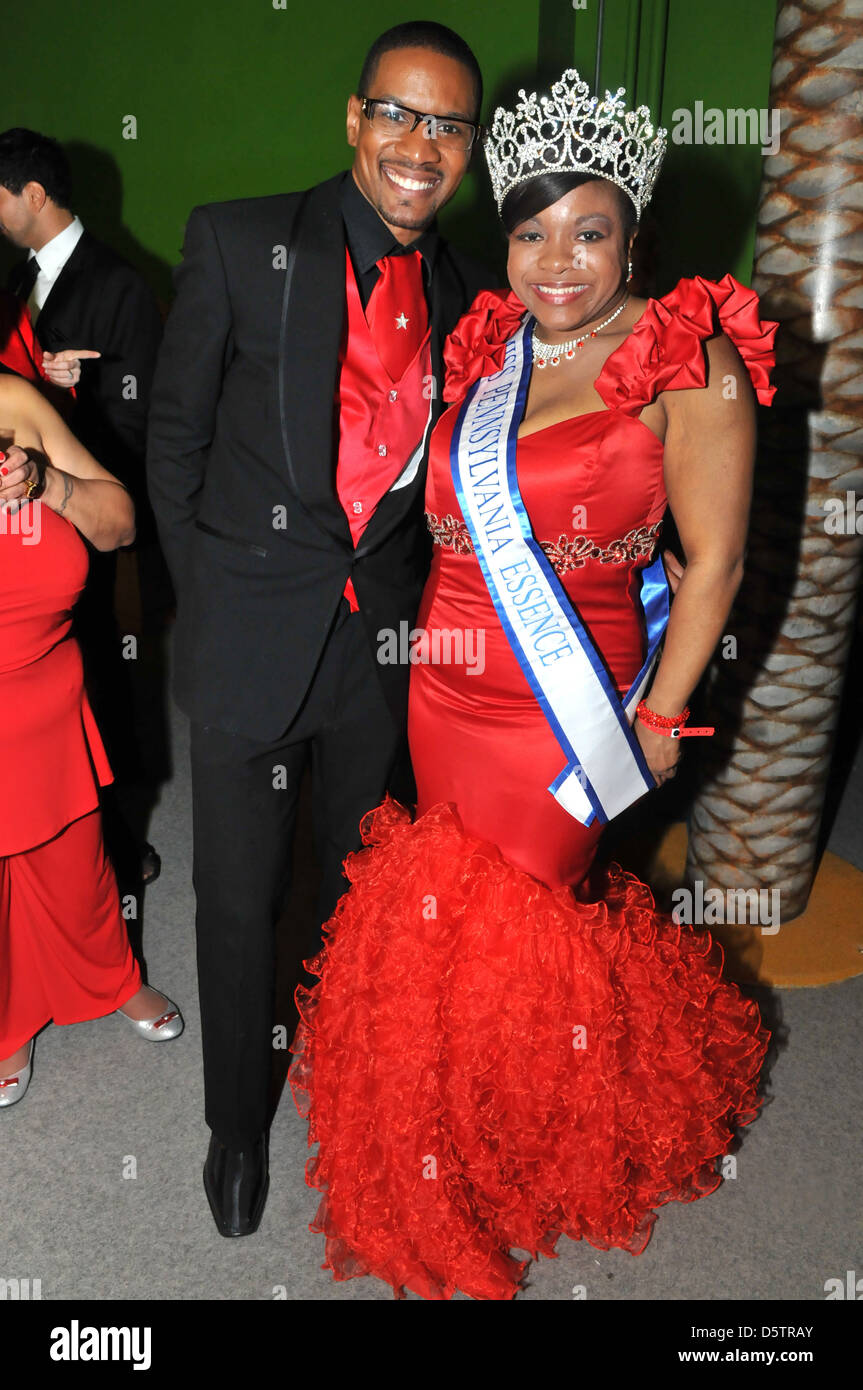 Travis Yancey, Jillian Patricia Pirtle la Croce Rossa Americana sfera rossa gala tenutosi il Please Touch Museum Philadelphia, Foto Stock