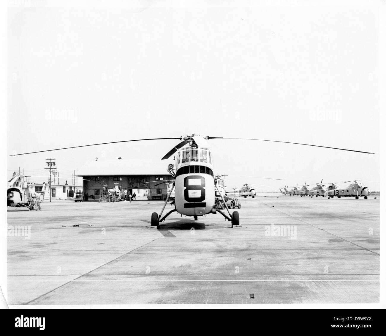 Il Sikorsky CH-34 (S-58) è un elicottero di servizio dell'esercito statunitense progettato per il trasporto, la ricognizione e le operazioni di assalto aereo. Fu ampiamente usato durante la guerra di Corea e successivamente adattato per uso civile. Foto Stock