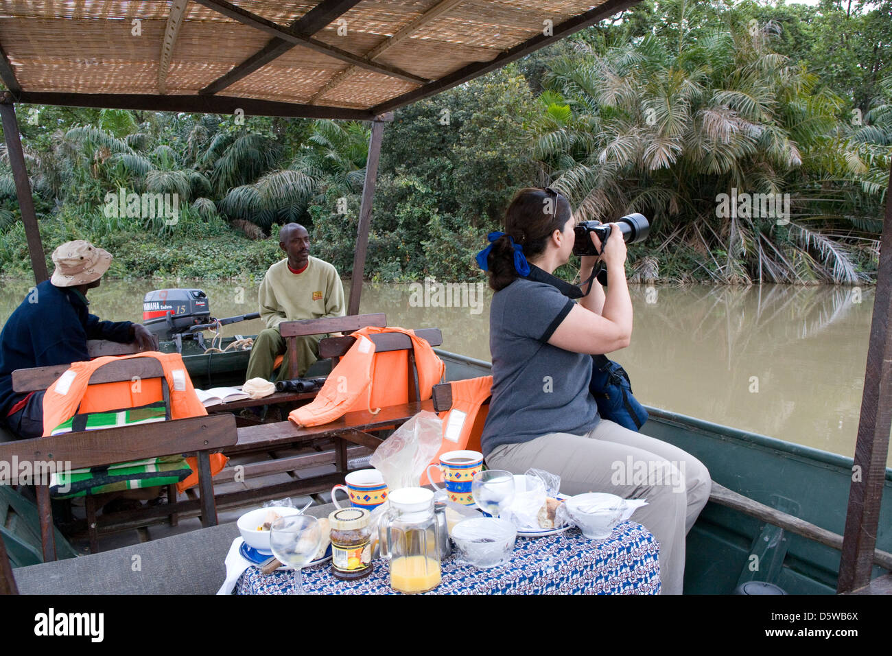 Gambia: colazione su Safari sul fiume Gambia vicino Badi Mayo Foto Stock