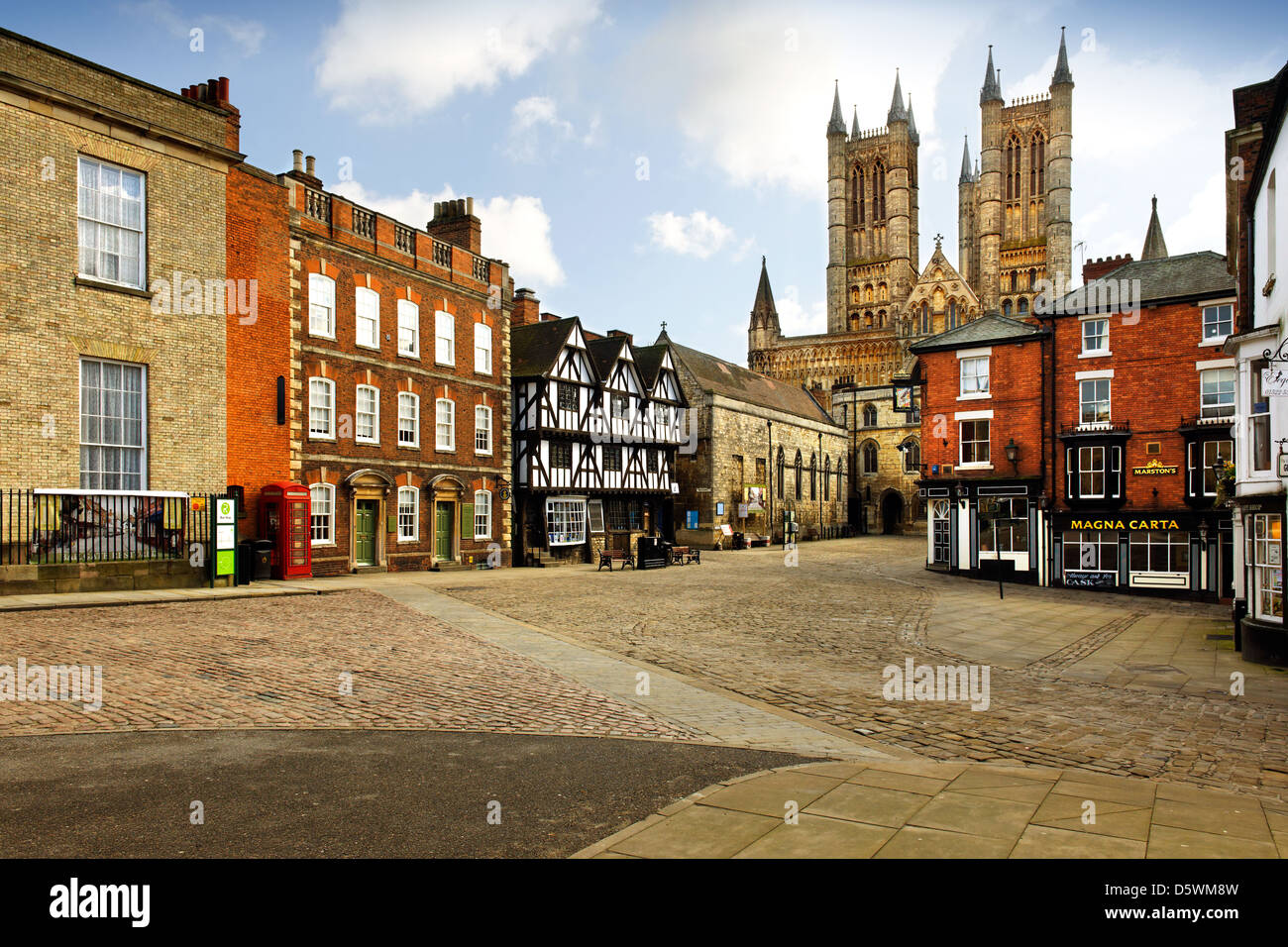 Vista della Cattedrale di Lincoln da Castle Hill Foto Stock