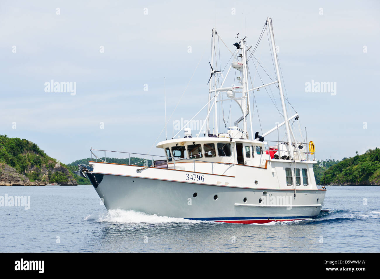 Pesca sportiva barca per imbarcazioni da diporto, pesca gioco grande nave da pesca - Puerto Galera, Filippine, Sud-est asiatico Foto Stock