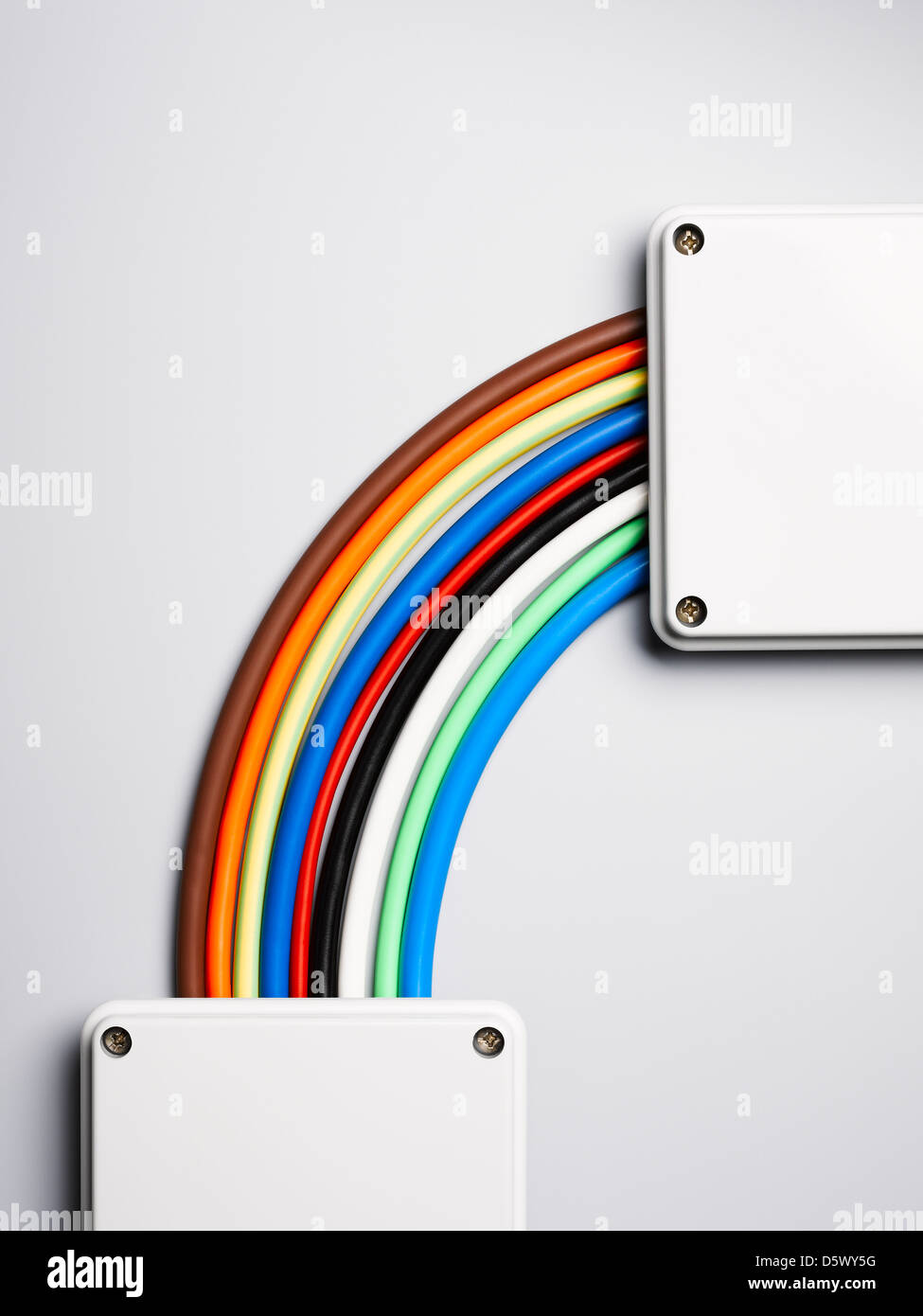 Corde colorate in forma arcobaleno Foto Stock
