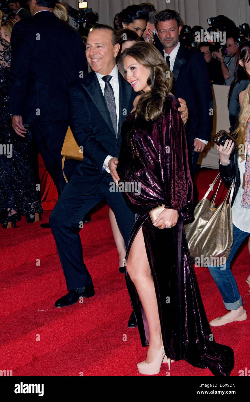 Tommy Mottola e Thalia Alexander McQueen: 'Savage bellezza' Costume Institute Gala 2011 il Metropolitan Museum of Art di New York Foto Stock