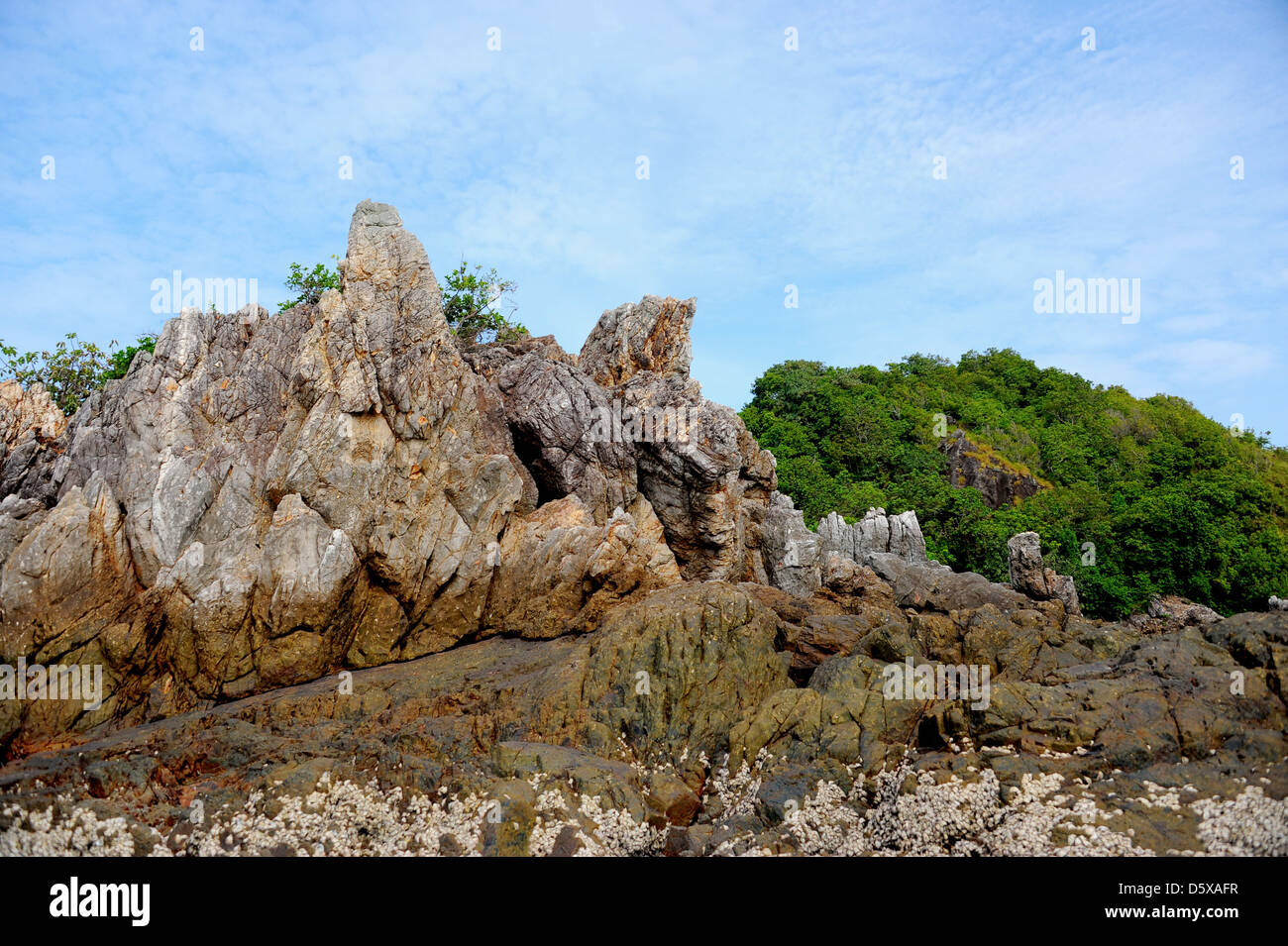 Isola tropicale in mare aperto Foto Stock