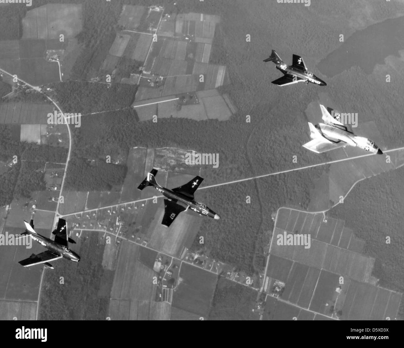 McDonnell F2H " Banshee', North American FJ 'furia', e Vought F7U 'Cutlass' aria di gruppo di attività (ATG) 181. Foto Stock