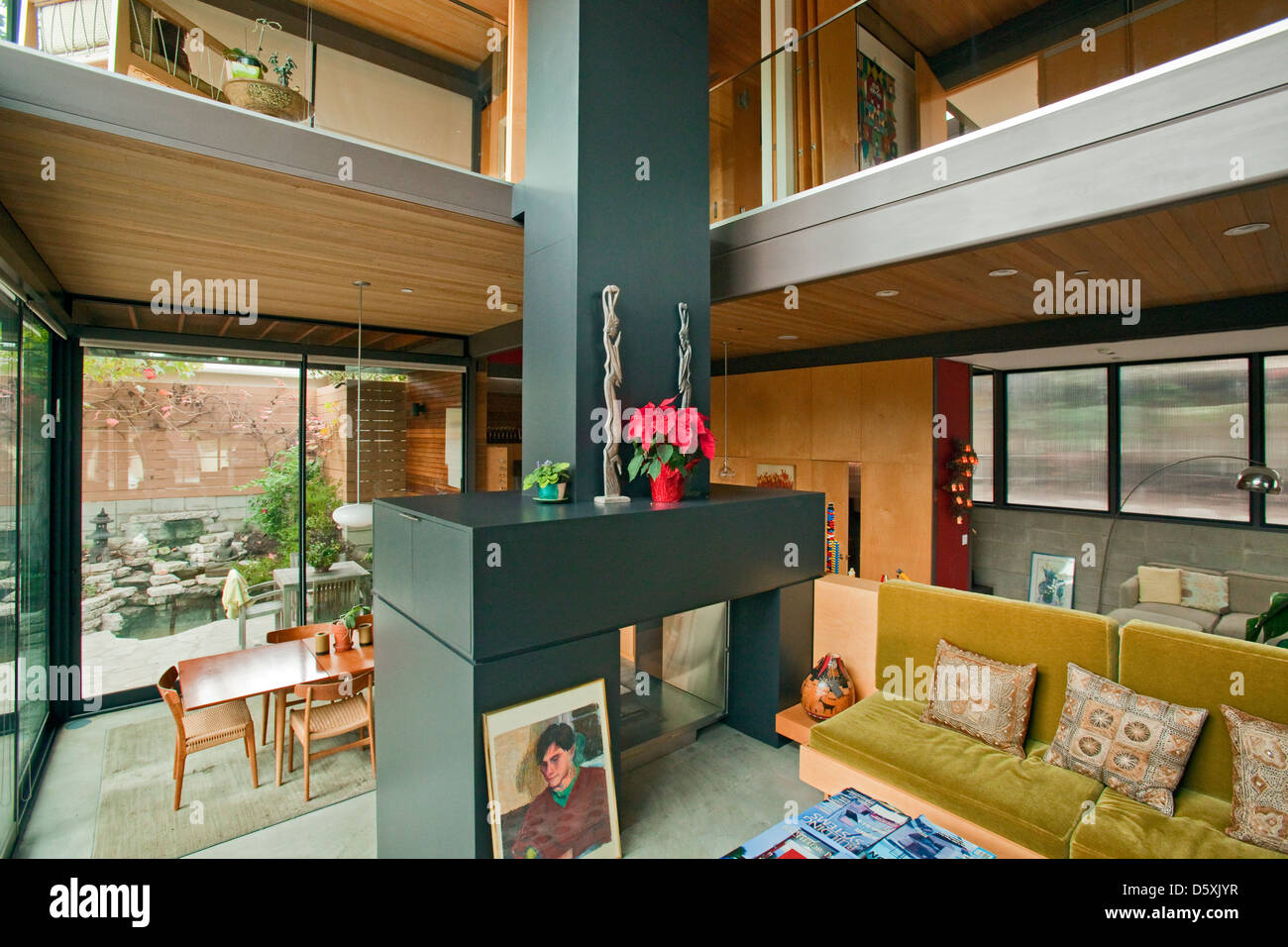 Un multi-livello, prefabbricato modulare, casa verde dalla società LivingHomes e consiste di 11 sezioni modulari. Santa Monica, CA Foto Stock