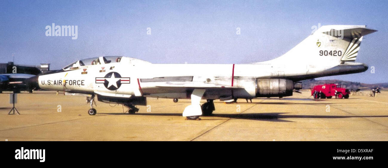 McDonnell F-101B-115-MC 'Voodoo' del quarantanovesimo FIS, Griffiss AFB, New York, 1966. Foto Stock