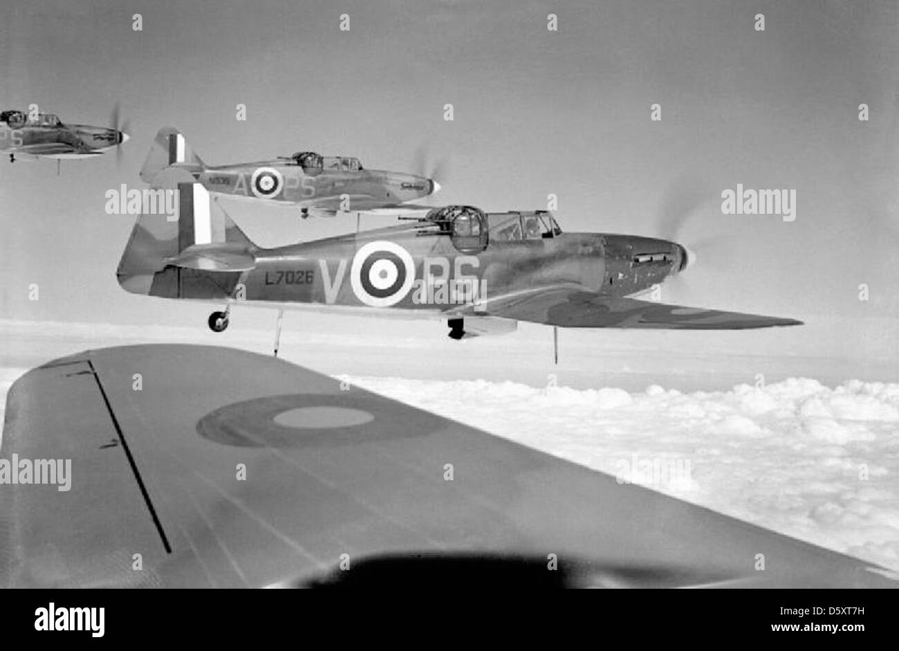 Il RAF Boulton Paul 'Defiant Mk IS' del No. 264 Squadron, inclusi gli aerei L7026 PS-V e N1535 PS-A, furono utilizzati per combattimenti notturni e missioni di difesa aerea durante la Battaglia d'Inghilterra, con base a Kirton-in-Lindsey, Lincolnshire, nell'agosto 1940. Foto Stock