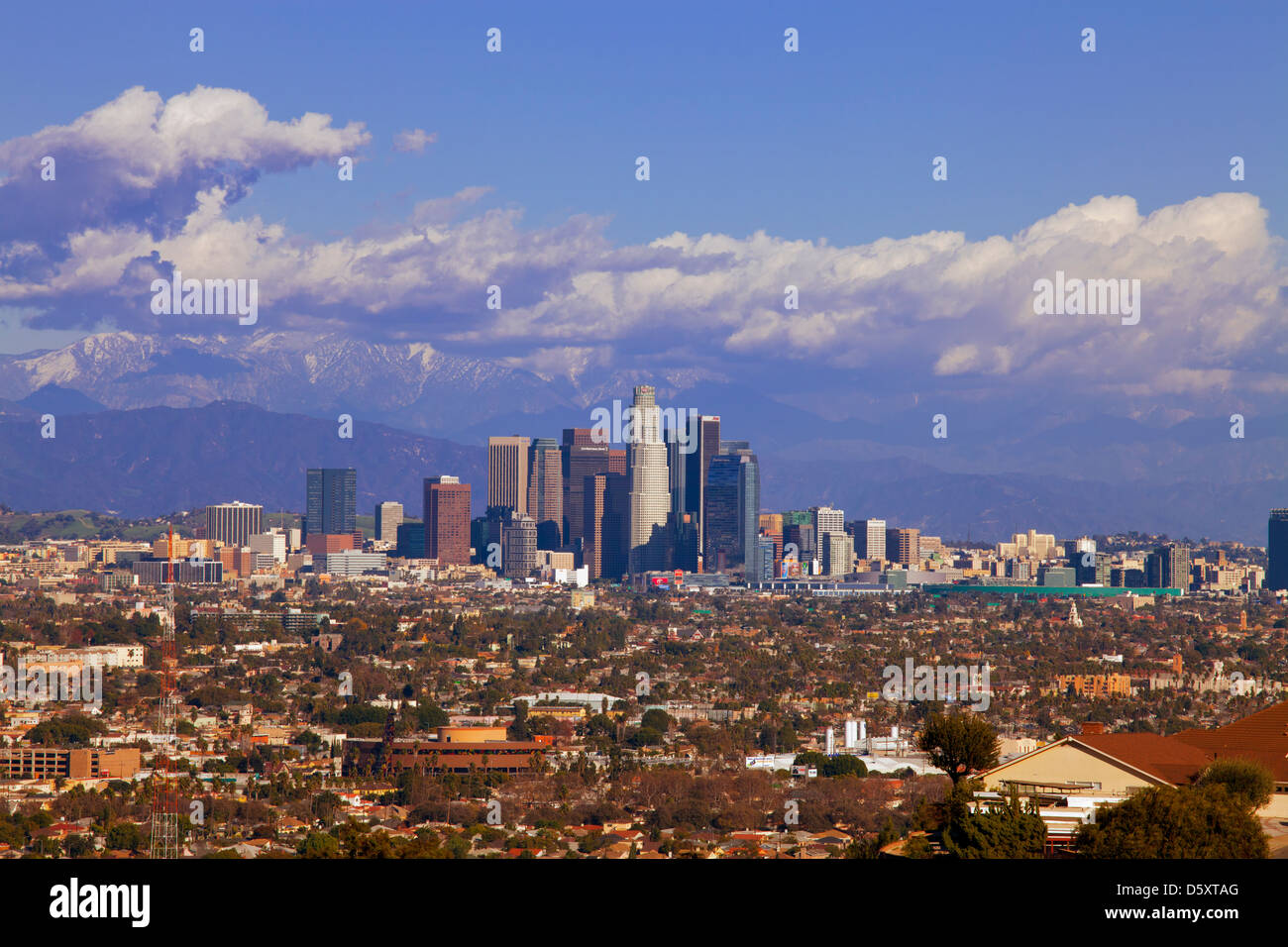 Los Angeles Skyline (2012), montagne di San Gabriel, California Foto Stock