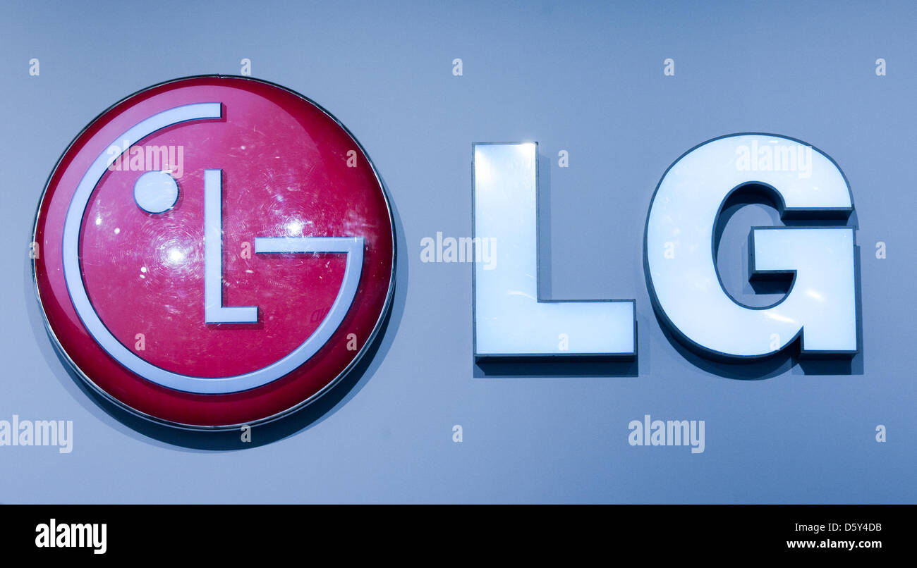 Il logo della società coreana LG Electronics è raffigurato all'International Berlin Radio Show (IFA) 2012 a Berlino, Germania, 01 settembre 2012. Foto: Robert Schlesinger Foto Stock