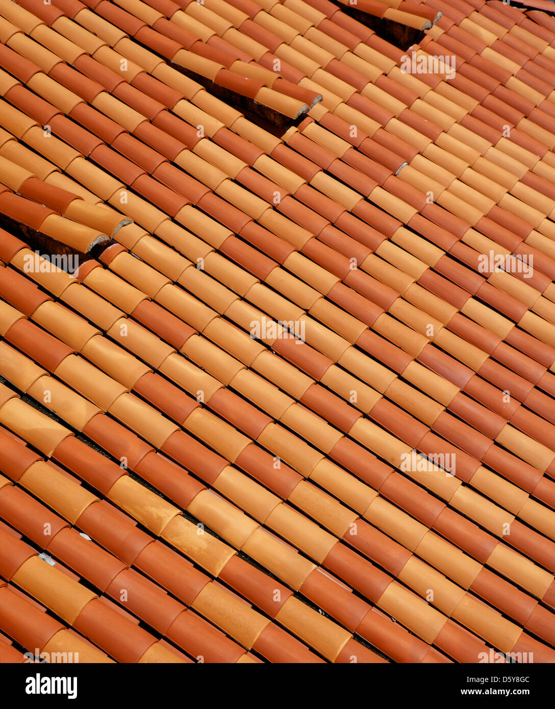 Tegole rosse sui tetti di Dubrovnik, Croazia Foto Stock