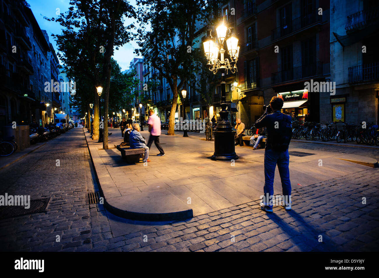 Scena notturna intorno alla Nato Zona di Barcellona, Spagna. Foto Stock