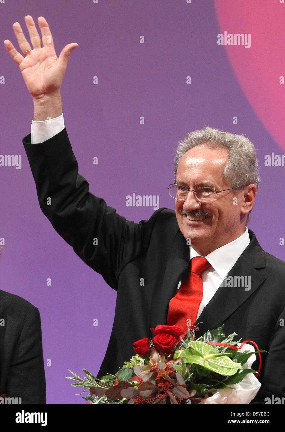 Il sindaco di Monaco Christian Ude (SPD) celebra la sua nomina come primo candidato del DOCUP per il Land della Baviera elezioni 2013 al regionale bavarese conferenza di partito del DOCUP in Nuremberg, Germania, 21 ottobre 2012. Foto: DANIEL KARMANN Foto Stock