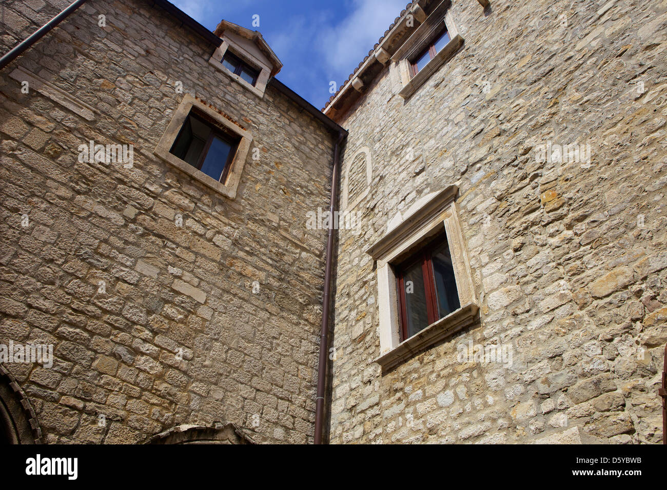 Edificio tradizionale in pietra a Split, Dalmazia, Croazia, Europa Foto Stock