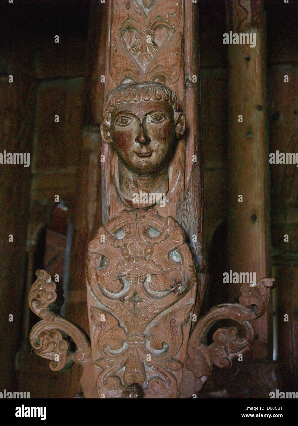 Altare sculture tettoia in Hopperstad doga Chiesa,vik, Norvegia Foto Stock