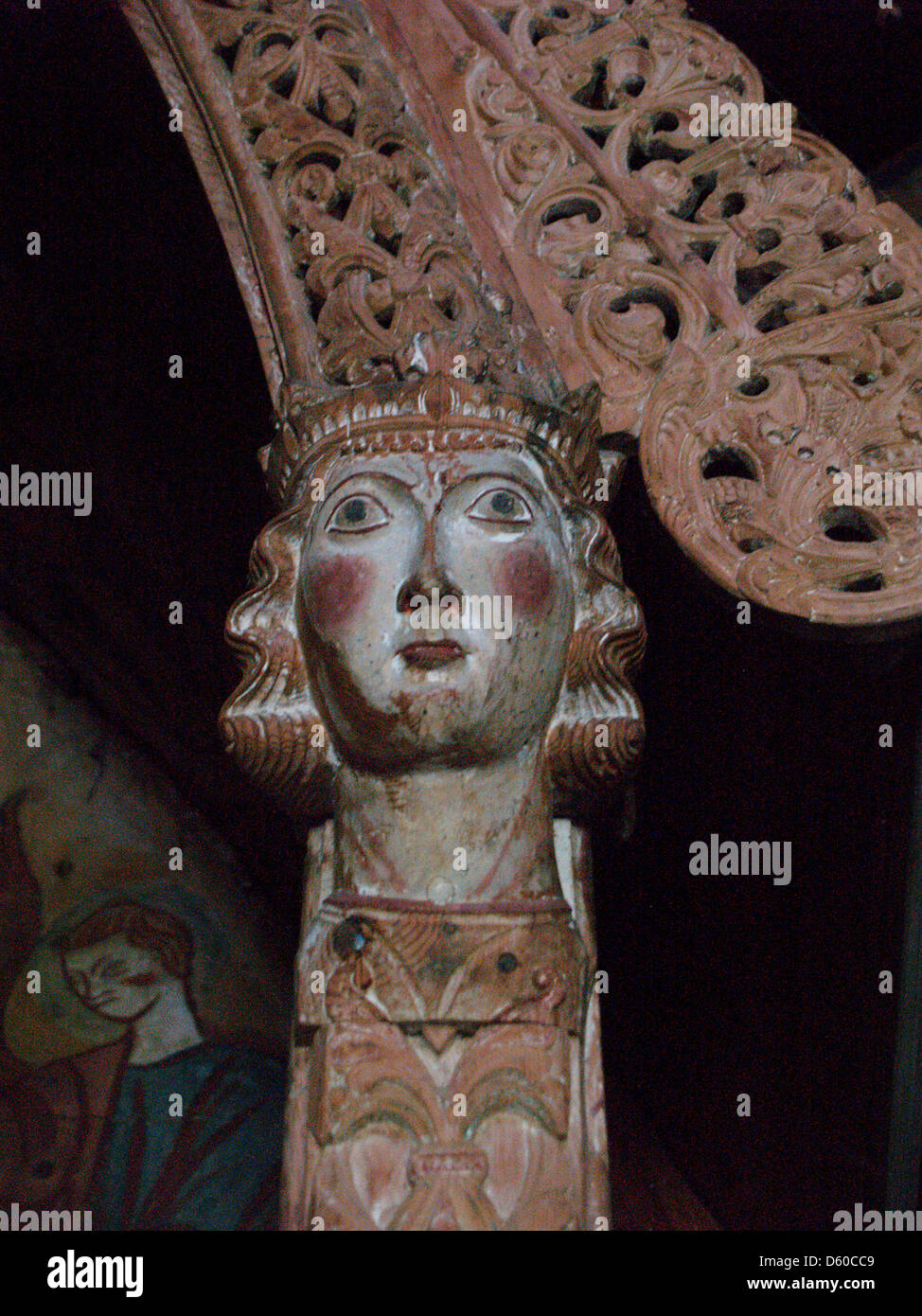 Le sculture di altare baldacchino nelle Hopperstad doga Chiesa,vik, Norvegia Foto Stock