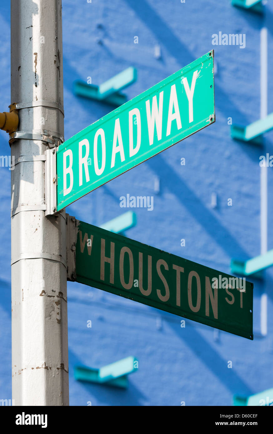 Broadway, Houston street, indicazioni stradali nella città di New York, New York, USA, America del Nord - immagine presa dal suolo pubblico Foto Stock