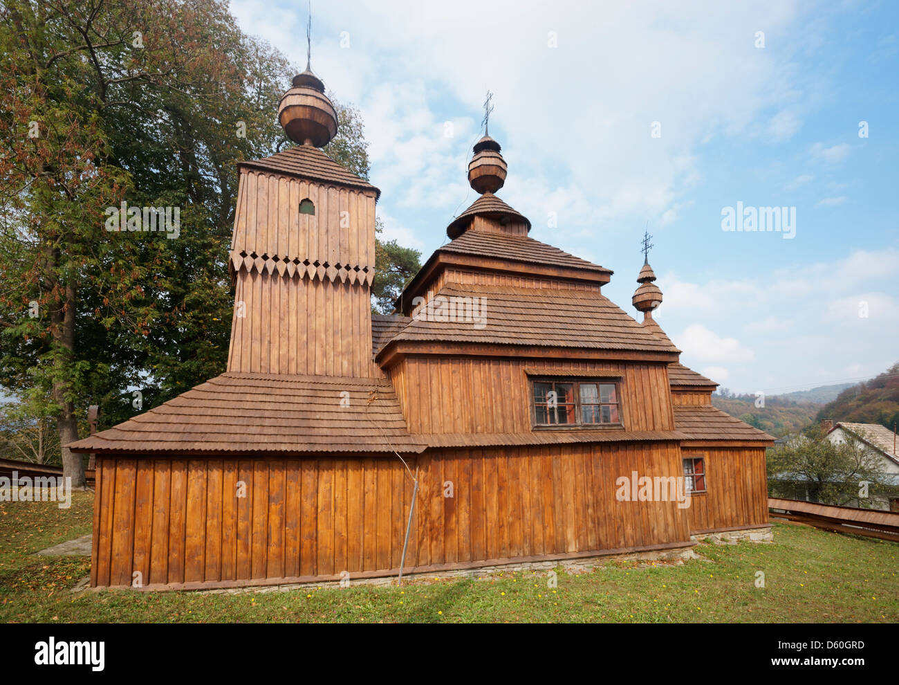 Chiesa greco-cattolica chiesa in legno di San Paraskevi a Dobroslava, vicino Svidnik, Slovacchia Foto Stock