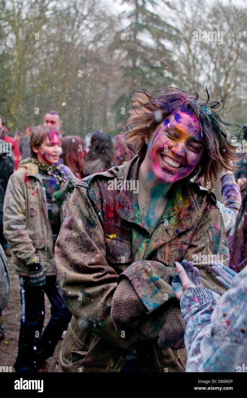 Festival a goer Holi festival Foto Stock
