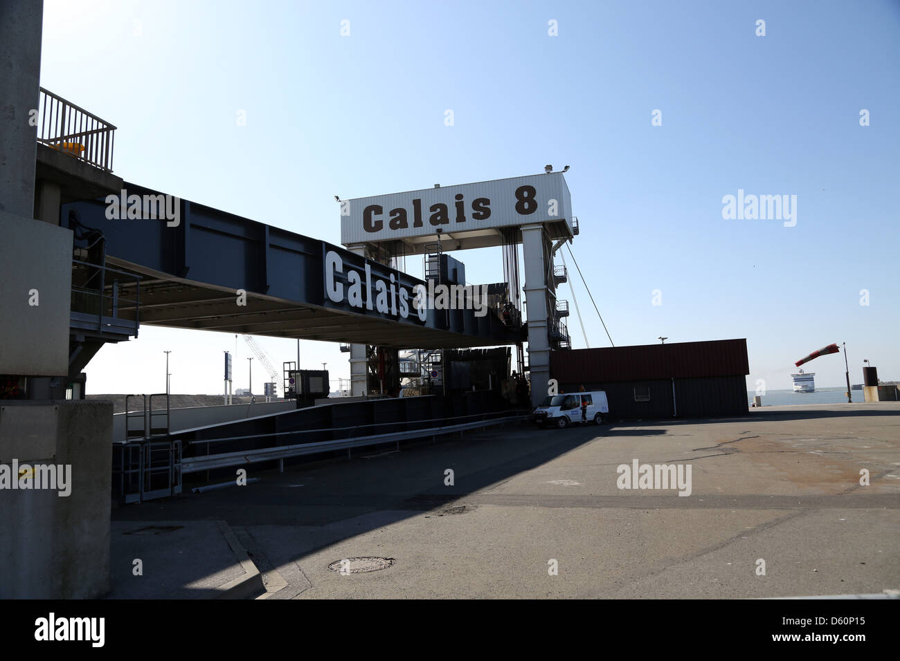 Calais dock Ferry Terminal Francia Foto Stock