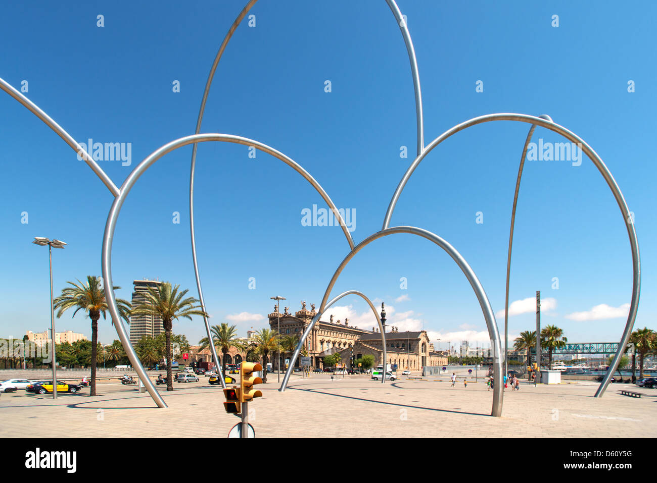 Arco scultura di metallo a Barcellona Spagna Foto Stock