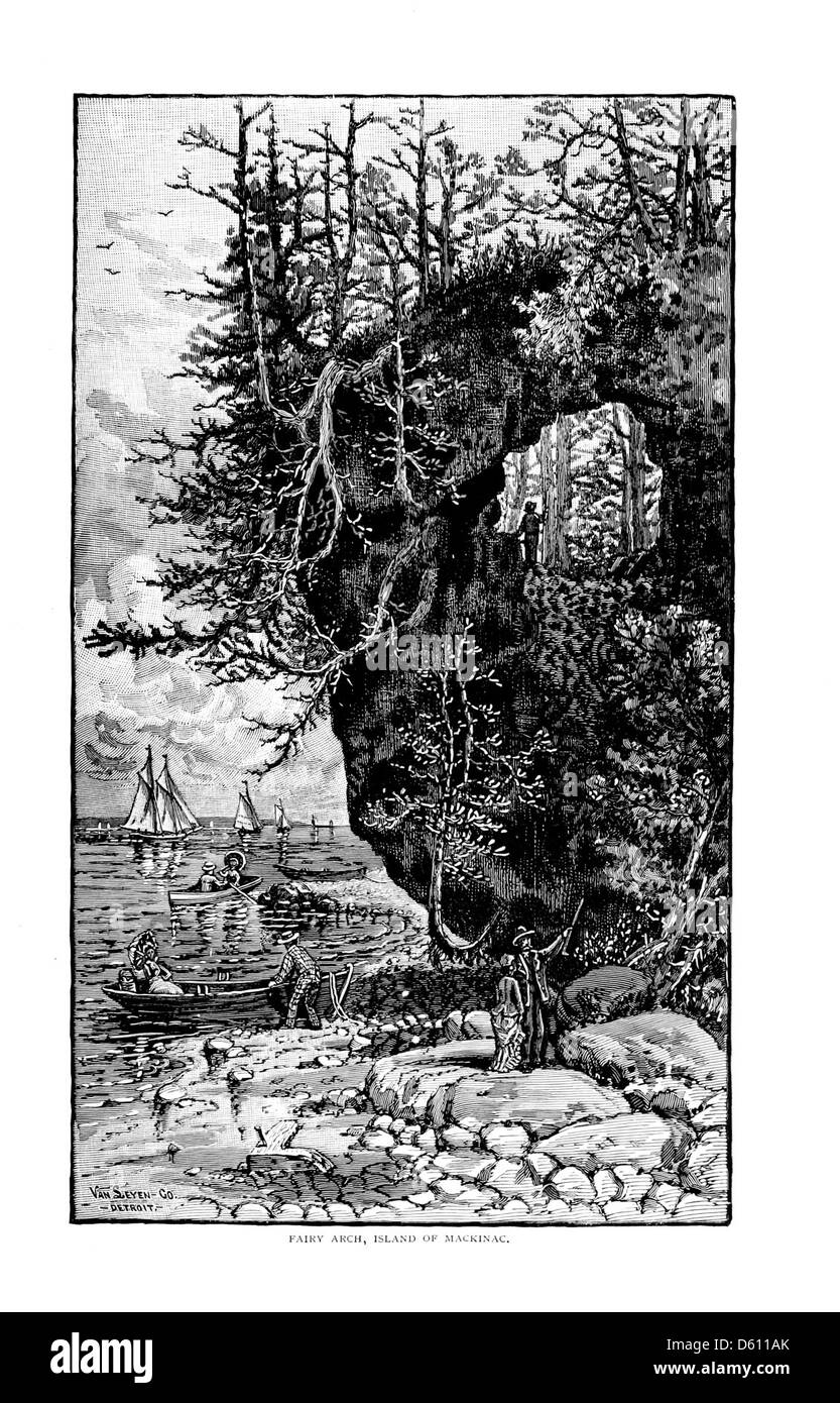 Questa guida turistica del 1890 offre un pittoresco tour dell'isola di Mackinac, mettendo in evidenza i suoi paesaggi panoramici e i siti storici. La guida promuove la rotta del traghetto D. & C., sottolineando la bellezza naturale e il significato storico dell'isola. Foto Stock