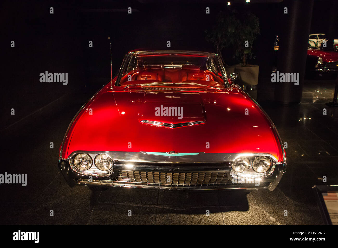 Ford Thunderbird mostra auto presso il Blackhawk Museum di Danville California Foto Stock